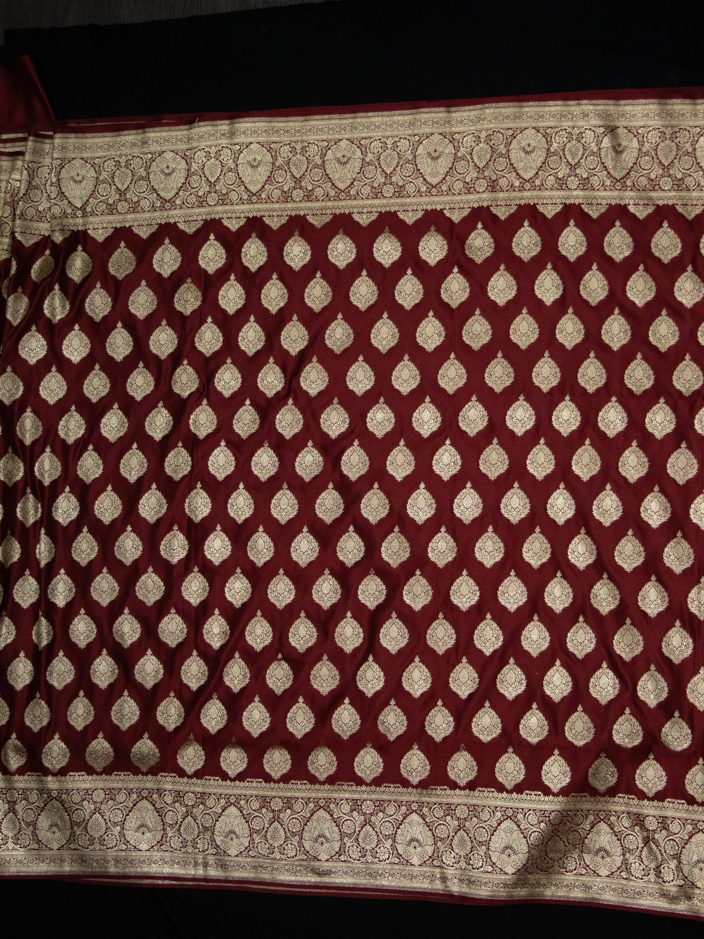 Banarasi Saree – Maroon with Big Butta Motifs