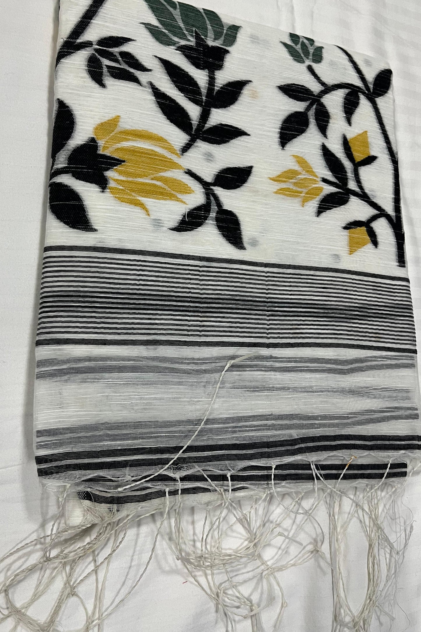 Dhaka Jamdani Saree – White Base with All-Over Black & Beige Boota