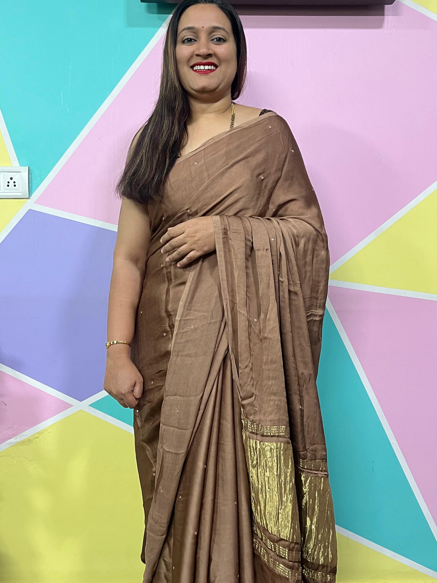 Laggadi Pallu Mirror Work Saree – Chikku Brown