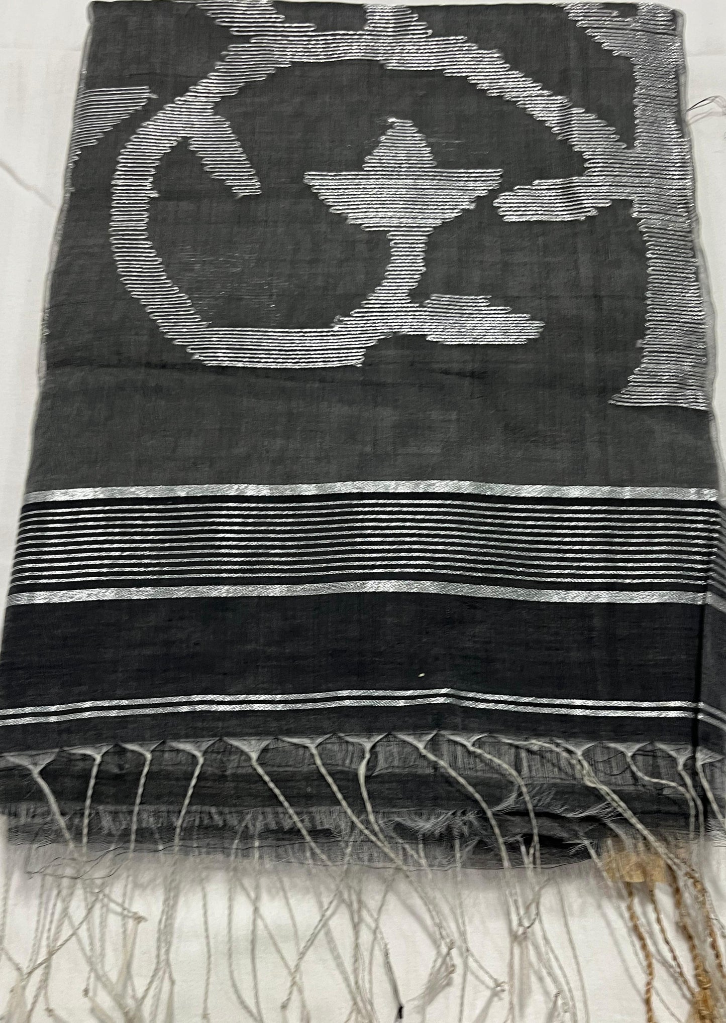 Khadi Jamdani Saree – Grey with Silver Floral Weave