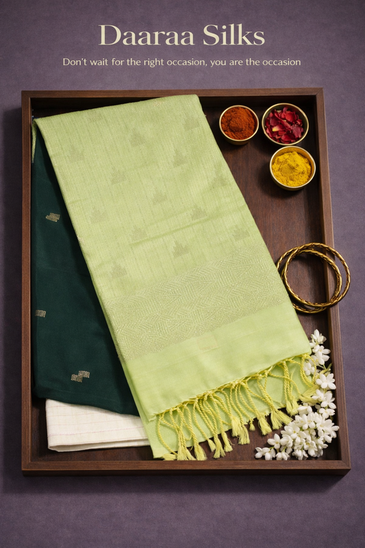 Soft Silk-Body Dark green-Tonal border and contrasting pista green pallu