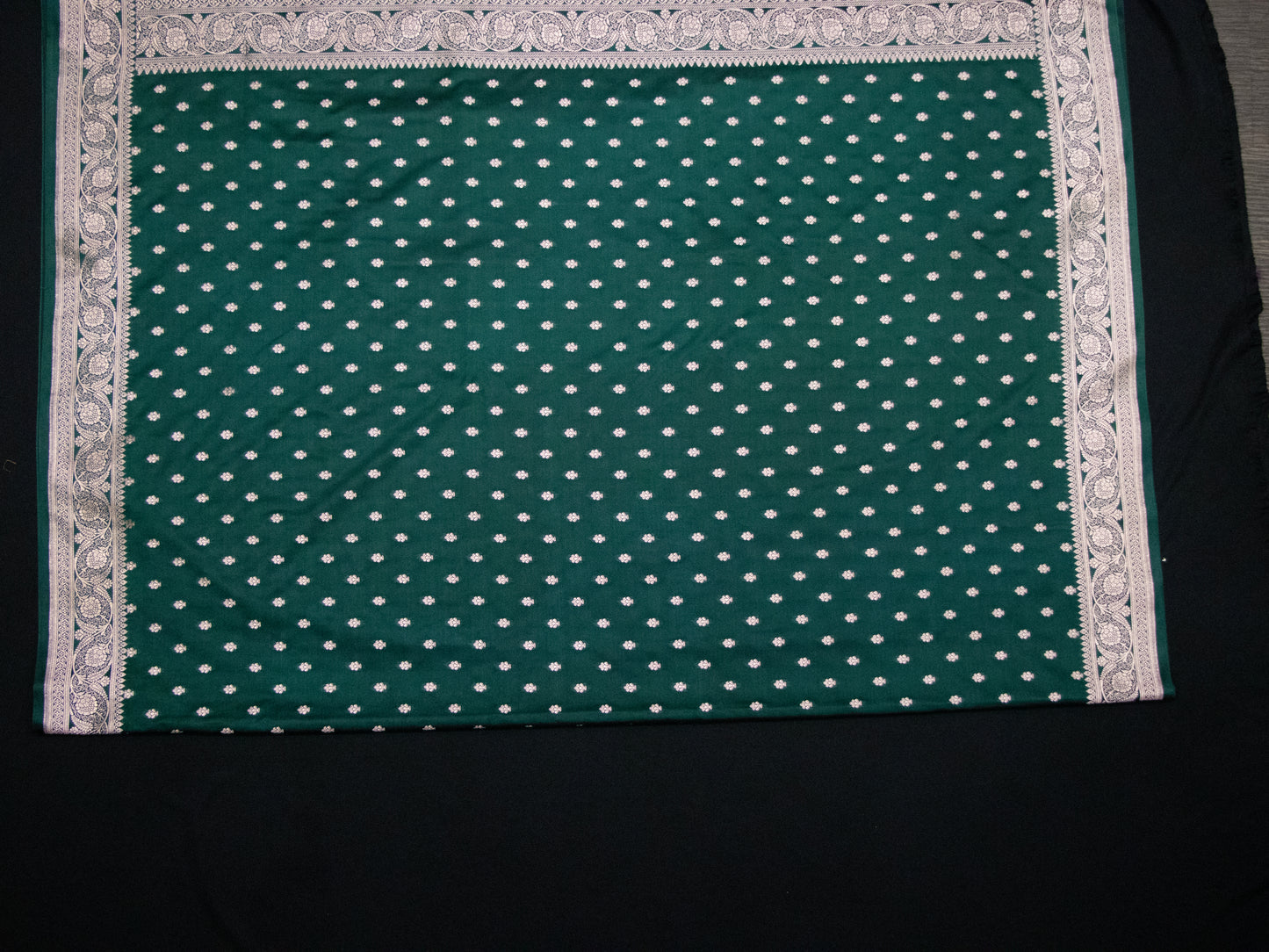 Banarasi Saree-Deep Emerald Green -Small silver buttas