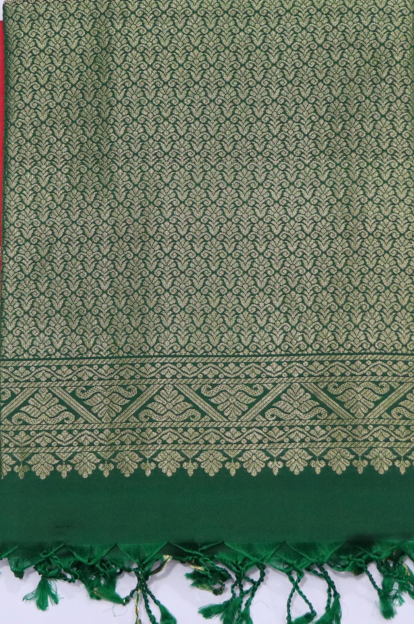 Kanchi Soft Silk Saree – Deep Rani Red Body with Bottle Green Border & Pallu