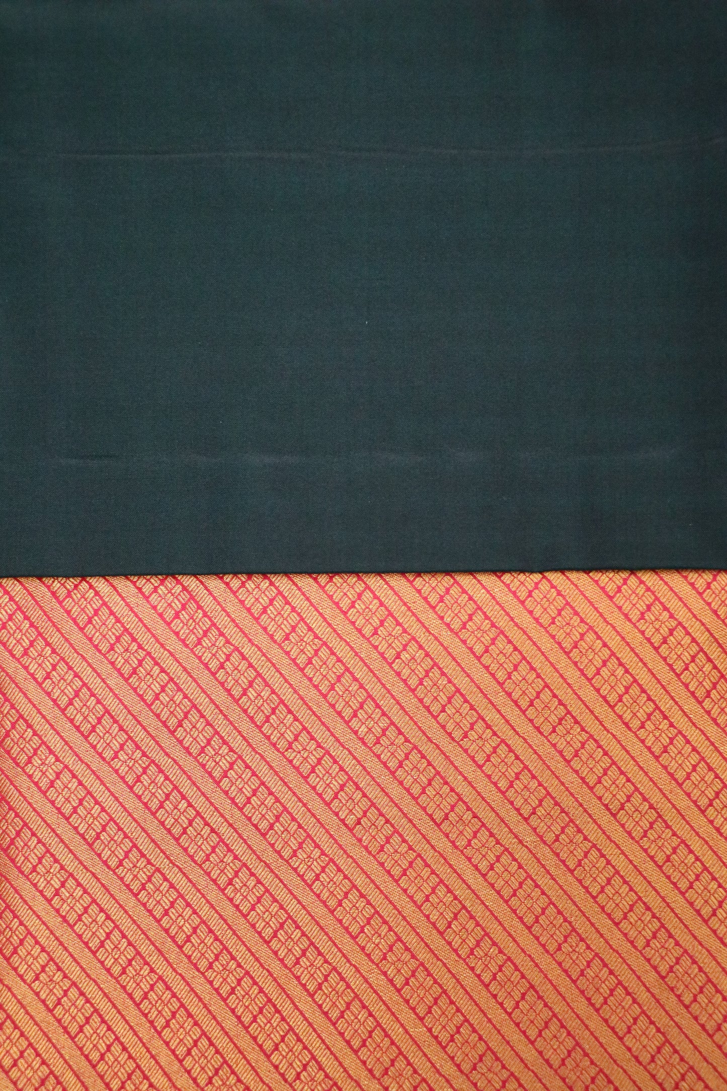 Kanchi Silk-Body-Tomato red-Border-Long Gold