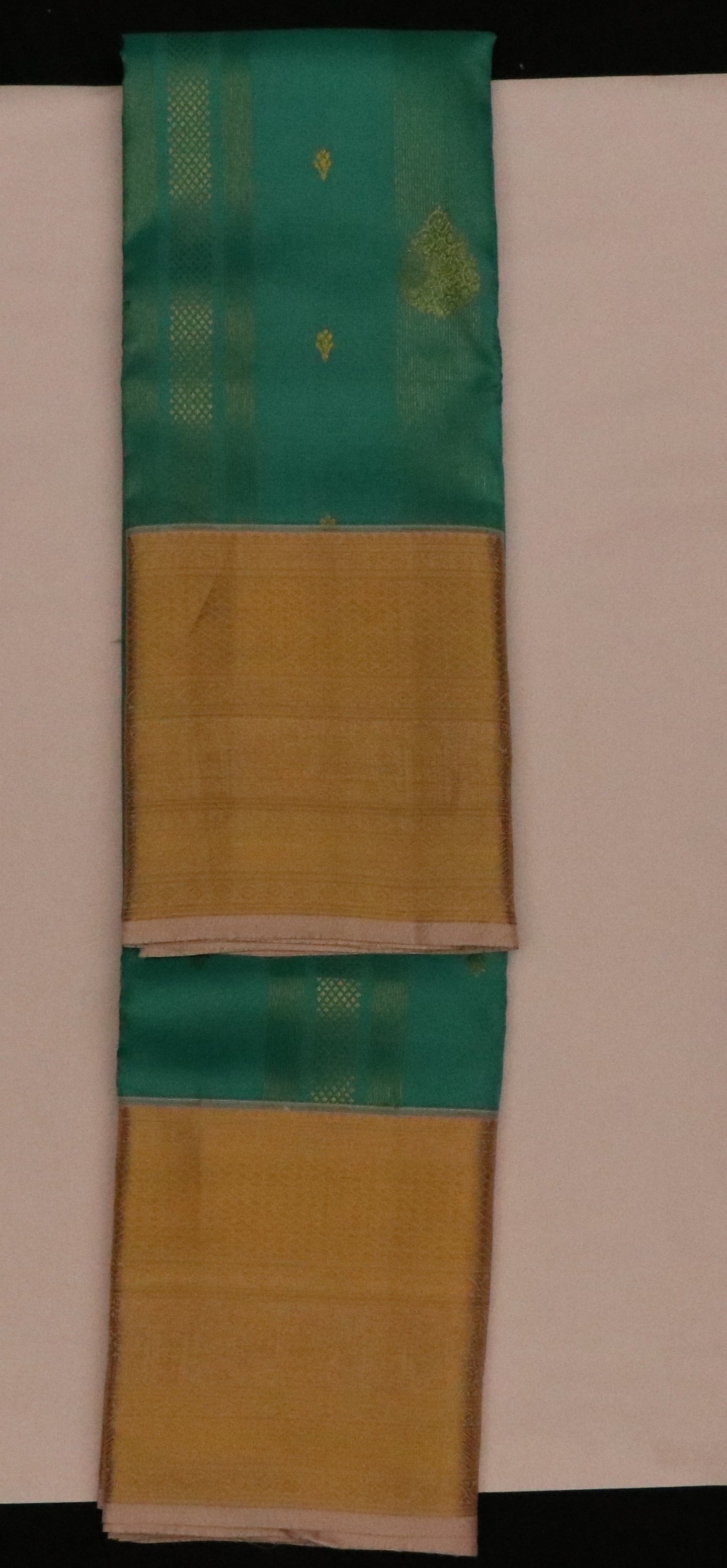 Kanchi Silk -Body Emerald green-Border Gold