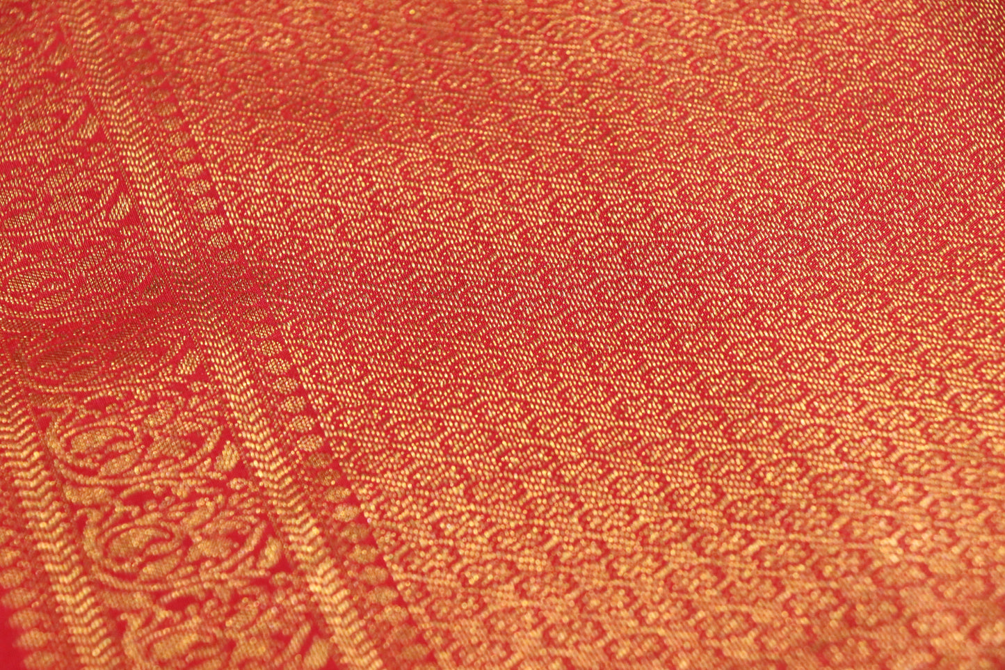 Kanchi Soft Silk Saree – Royal Navy Blue with Rich Gold Zari Border & Vermilion Red Selvedge