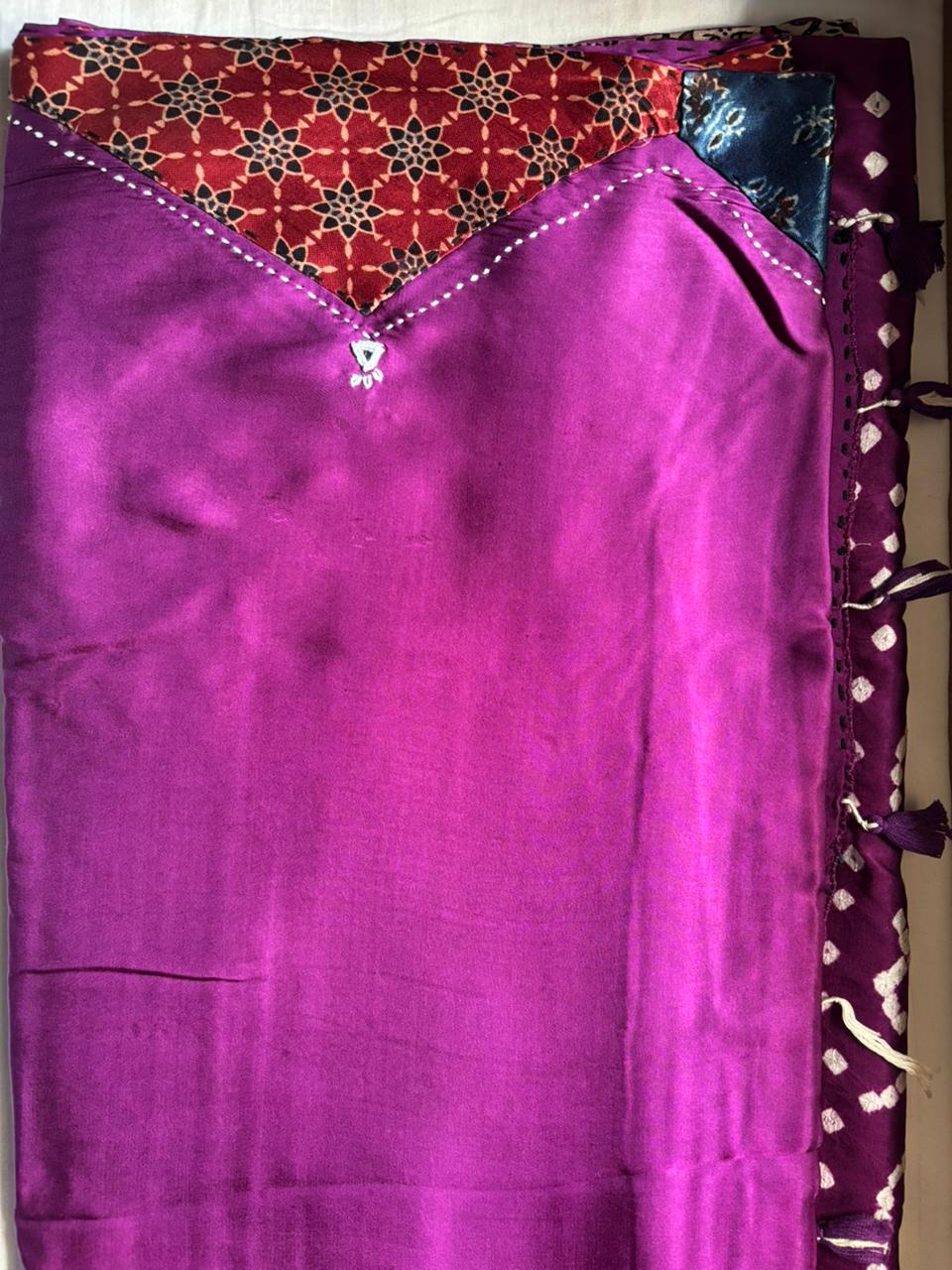 Modal Silk_Plain Saree_Bandhani Pallu_Mushroo_Patch_Mirror Violet
