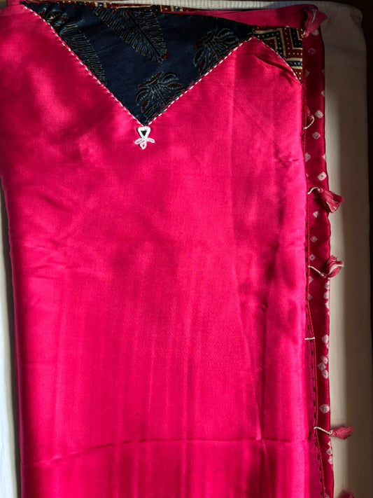 Modal Silk Bandhani Pallu Saree with Mirror Work – Red