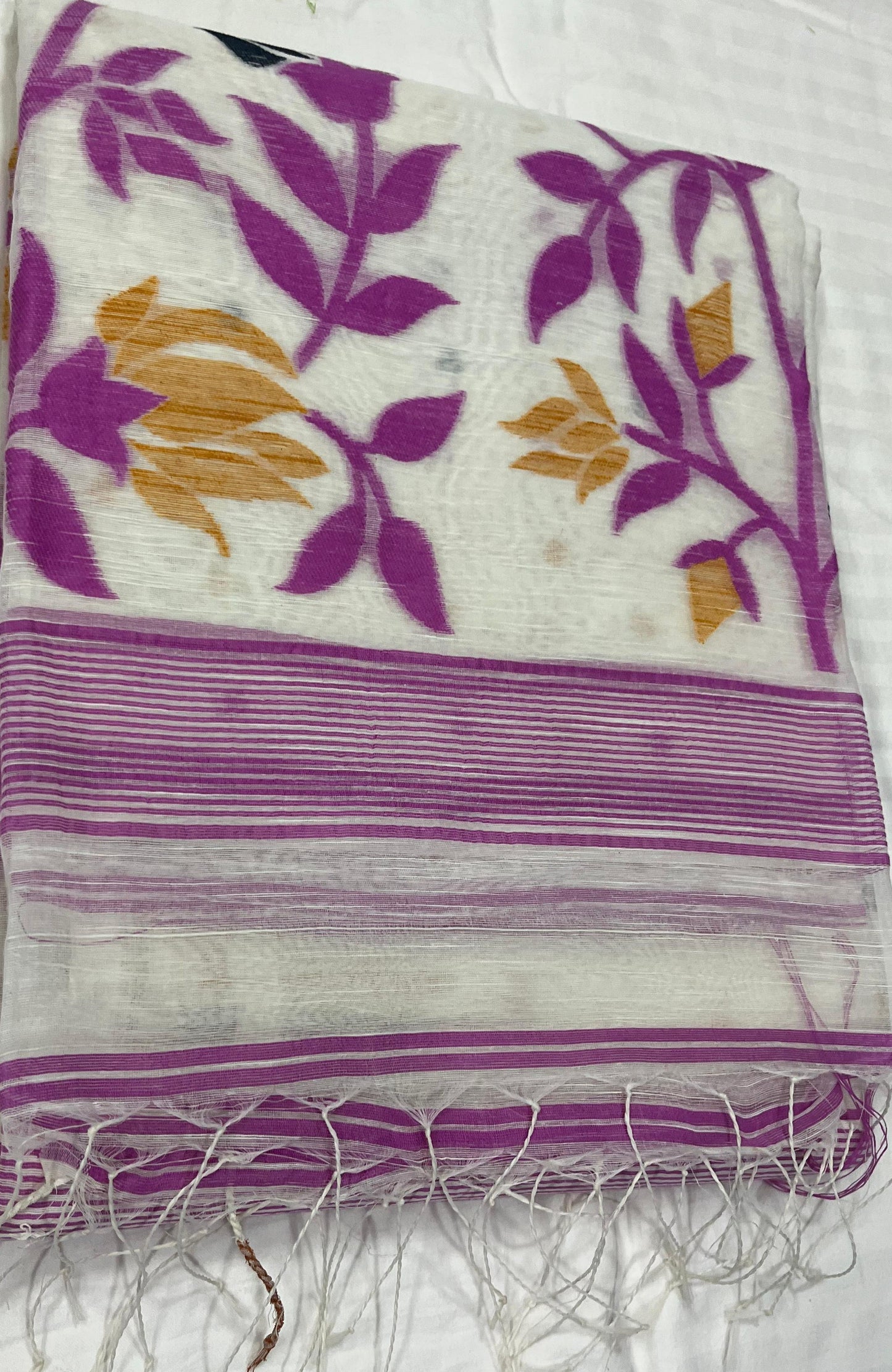 Dhaka Jamdani Saree – White Base with All-Over Pink & Black Boota