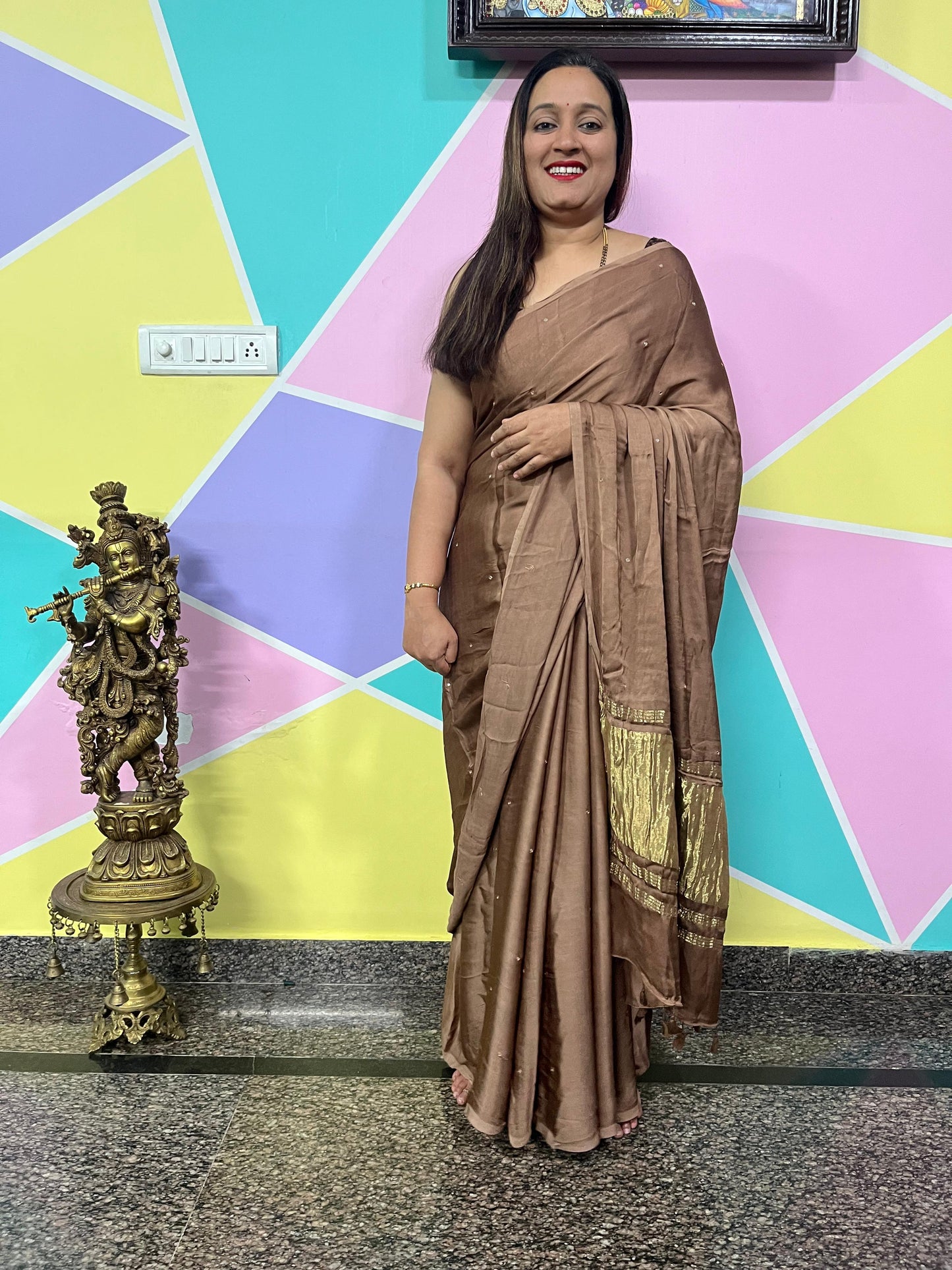 Laggadi Pallu Mirror Work Saree – Chikku Brown