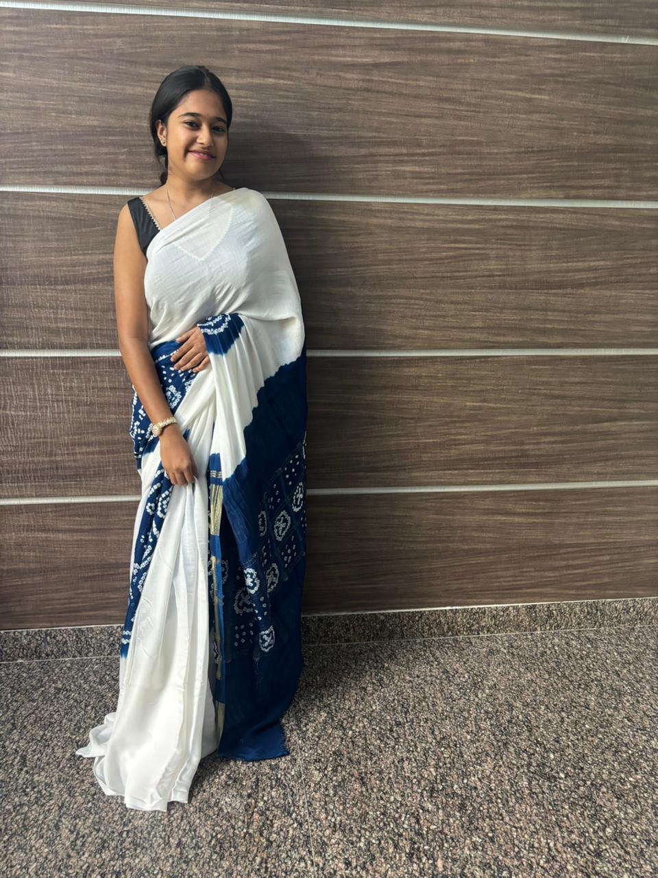 White Modal Chakkar Bandhej Saree – Kerosene Blue