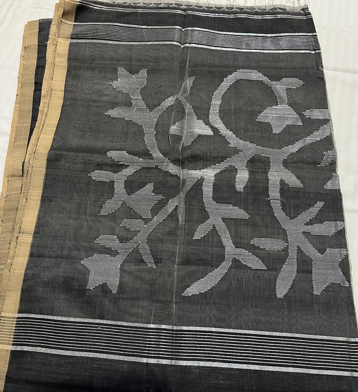 Khadi Jamdani Saree – Grey with Silver Floral Weave