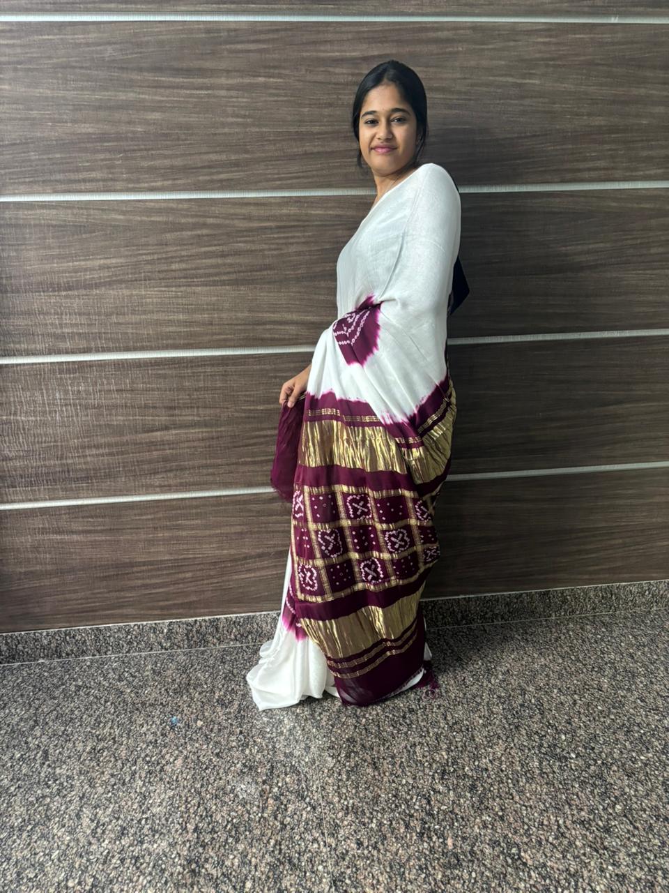 White Modal Chakkar Bandhej Saree – Magenta