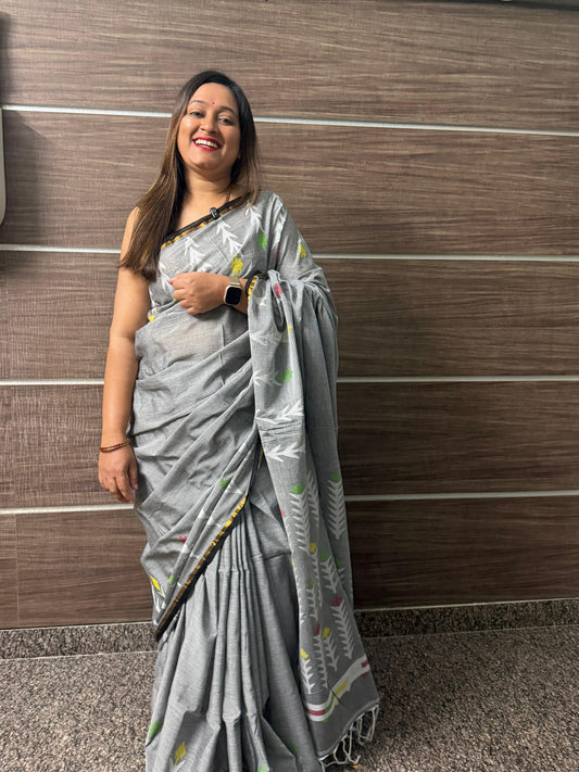 Dhaka Mulmul Cotton Saree – Grey Base with Balu Chudi Motifs