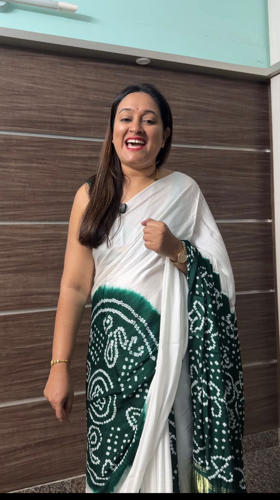 White Modal Chakkar Bandhej Saree – Green