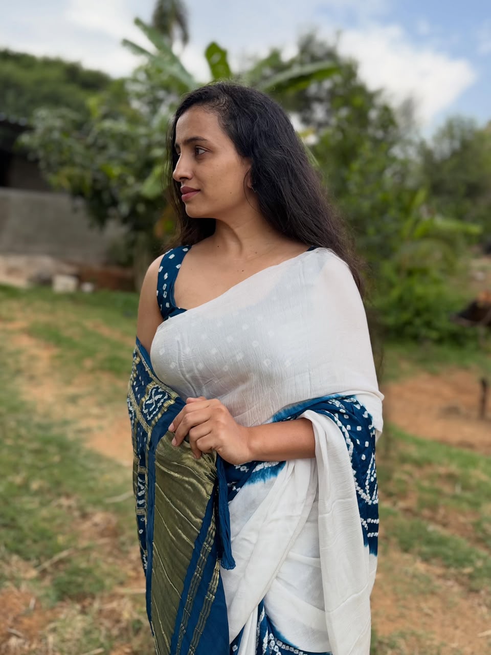 White Modal Chakkar Bandhej Saree – Blue